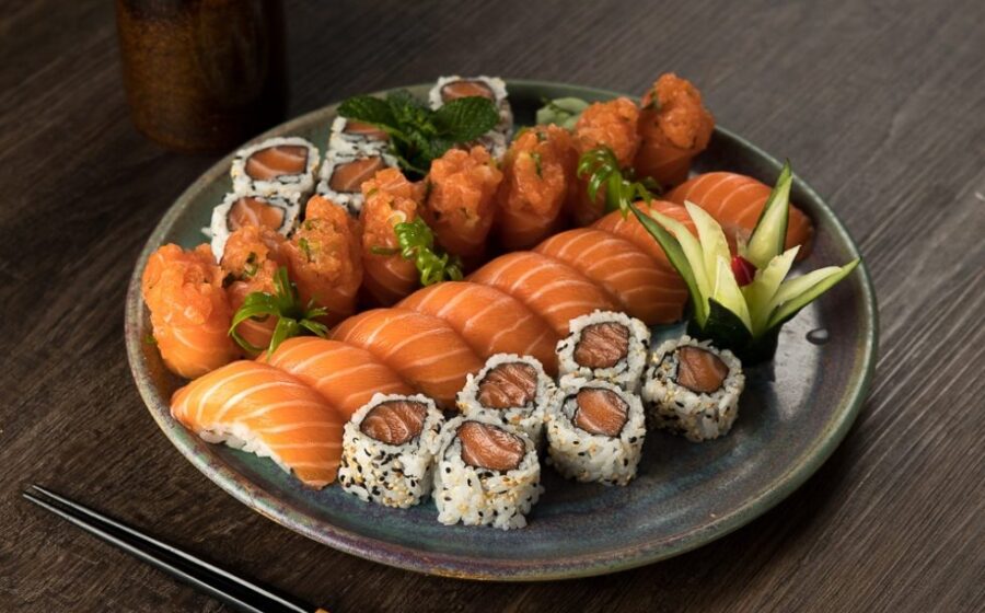 Sushi premium brasileiro servido em restaurante de luxo em Portugal