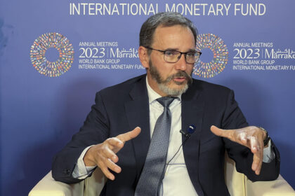 Gráfico do crescimento econômico do Brasil de 2,5% projetado pelo FMI para negócios e investimentos.