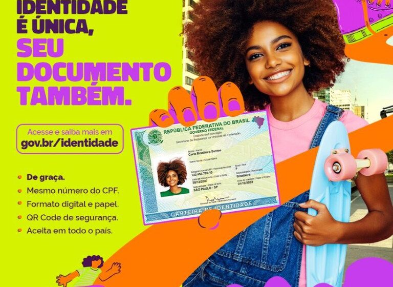 Brasileiro segurando nova Carteira de Identidade Nacional (CIN) ao lado de tela do GOV.BR nível ouro