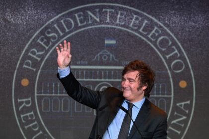 Fechamento de fábricas na Argentina reflete crise industrial sob governo Milei