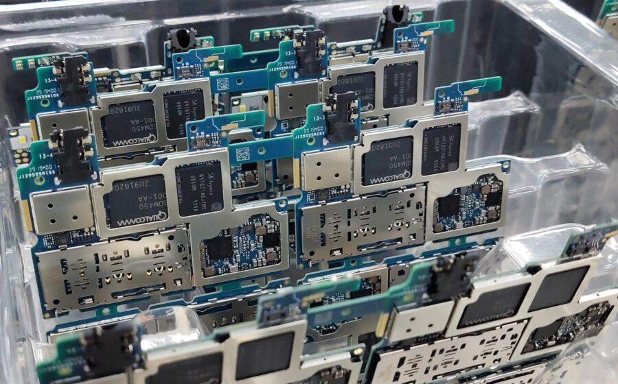 Fábrica HT Micron em São Leopoldo produz memórias LPDDR5X para smartphones