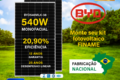 Painéis solares BYD instalados em telhado residencial com logotipo da marca