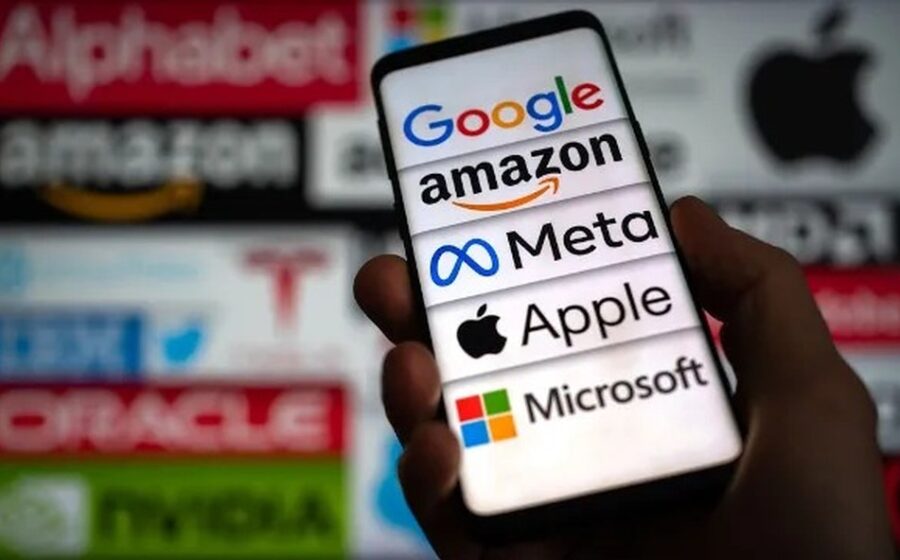 Ilustração de data centers e chips de IA com símbolos financeiros representando dívidas ocultas de big techs