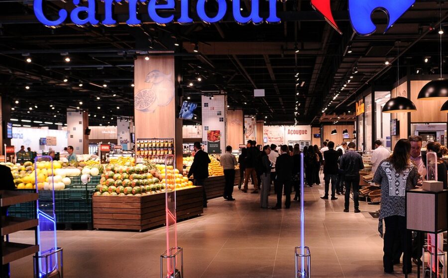 Luiz Humberto Pereira assina aquisição de 21 lojas Carrefour Bairro por R$ 360 milhões