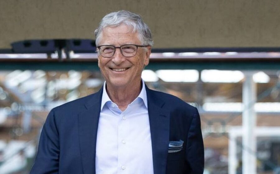 Bill Gates em entrevista séria alertando sobre riscos da inteligência artificial nas mãos erradas