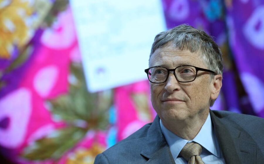 Bill Gates em entrevista alertando sobre riscos existenciais da inteligência artificial