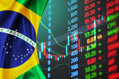 Gráfico de alta da bolsa brasileira com logos JPMorgan, Goldman Sachs e Global X indicando oportunidade de 28%