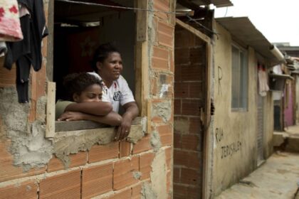 Gráfico mostra índice de miséria do Brasil em menor nível desde 1996, mas satisfação da população estagnada