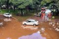 Céu nublado sobre Brasília com nuvens escuras de chuva se formando à tarde