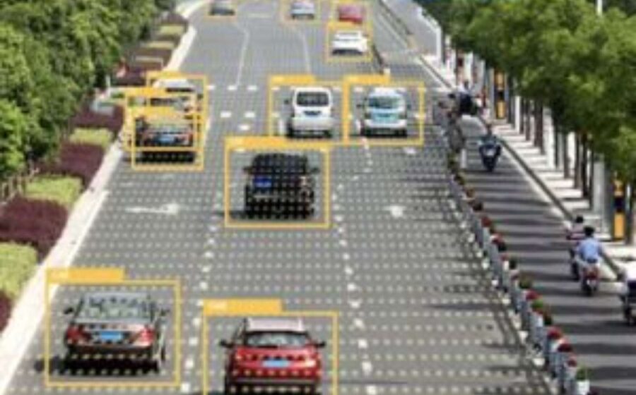 Câmera com inteligência artificial monitorando rodovia Washington Luís SP-310 fiscalização celular cinto