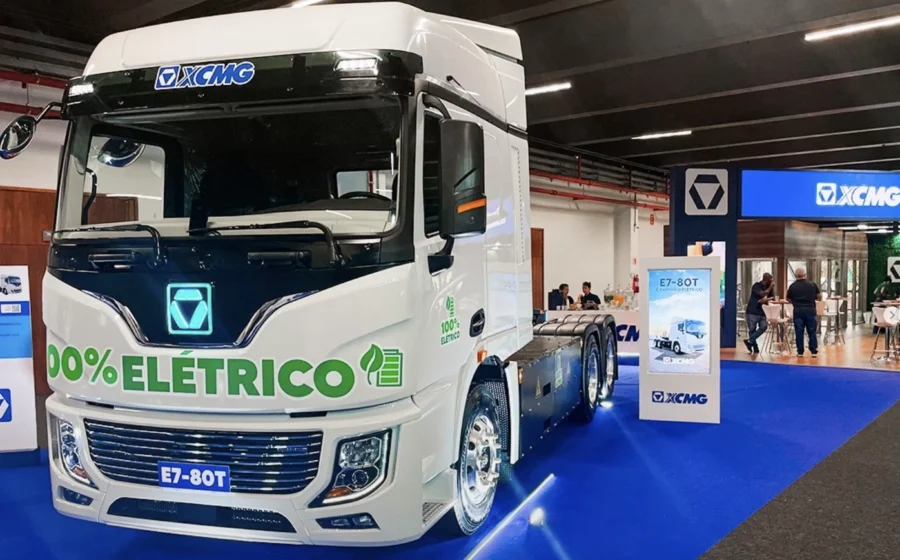 Frota de 251 caminhões elétricos XCMG modelo E7-95T da transportadora Navarini, maior contrato de pesados elétricos no Brasil