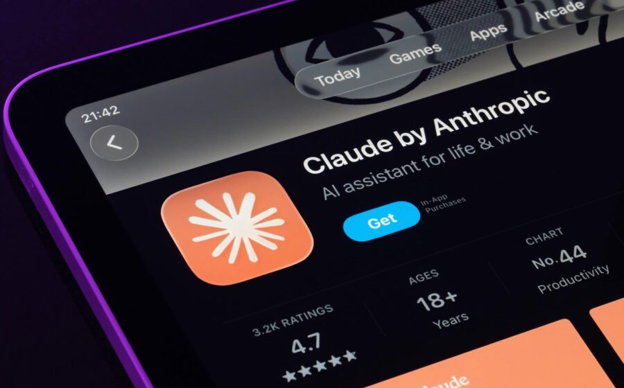 Inteligência artificial Claude auxiliando consultores financeiros em gestão de patrimônio