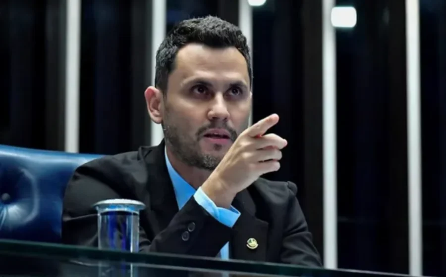 Senador Cleitinho Azevedo (Republicanos) em campanha para governo de Minas Gerais