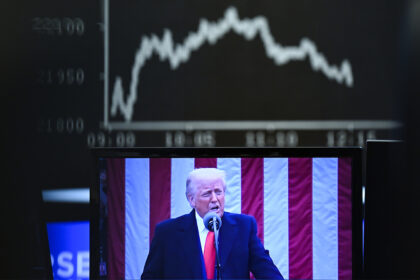 Líderes globais de direita se afastam de Trump em cúpula tensa