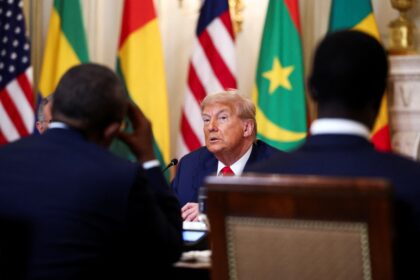 Líderes de direita globais se afastam de Trump, rachando aliança conservadora e impactando mercados