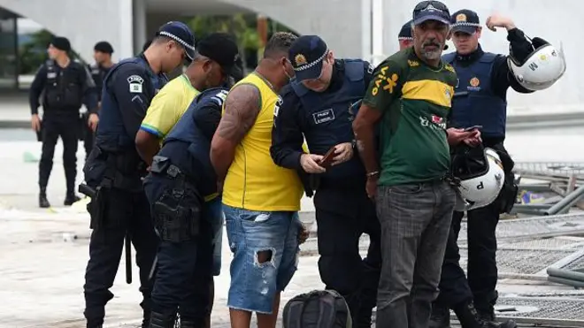 Polícia prende suspeitos de invasão e estupro em Itaueira PI