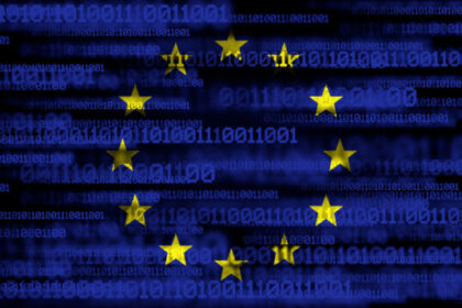 Mapa da Europa com ícones de software livre substituindo logos de Big Techs, símbolo de soberania digital