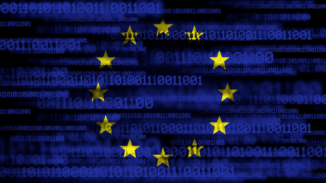 Mapa da Europa com ícones de software livre substituindo logos de Big Techs, símbolo de soberania digital