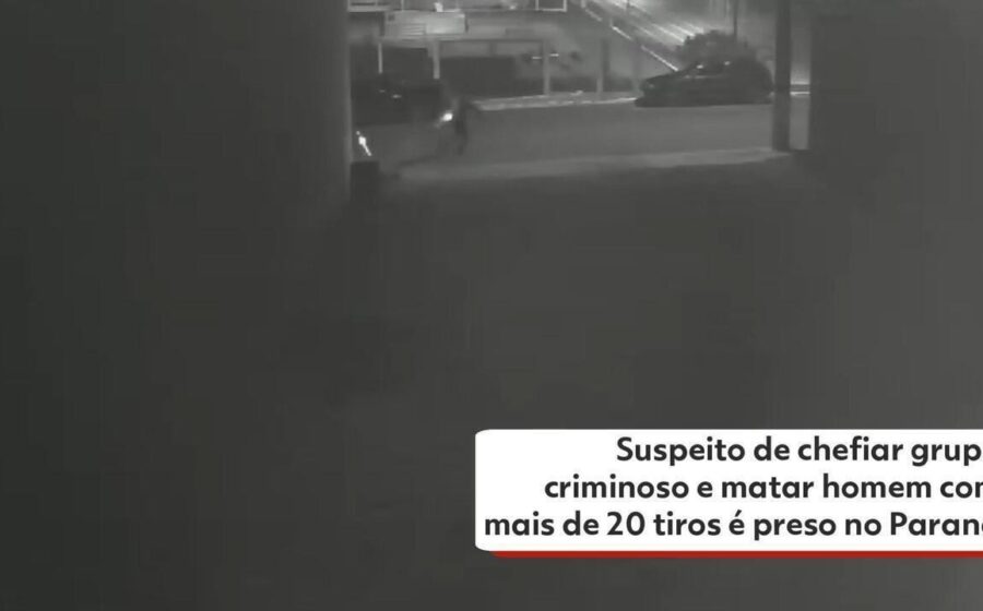 Polícia e perícia em local de execução no bairro Sesi, Bayeux, com fita de isolamento e viaturas