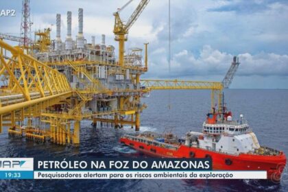 Plataforma de petróleo ExxonMobil na Foz do Amazonas com navio sísmico pesquisando blocos exploratórios