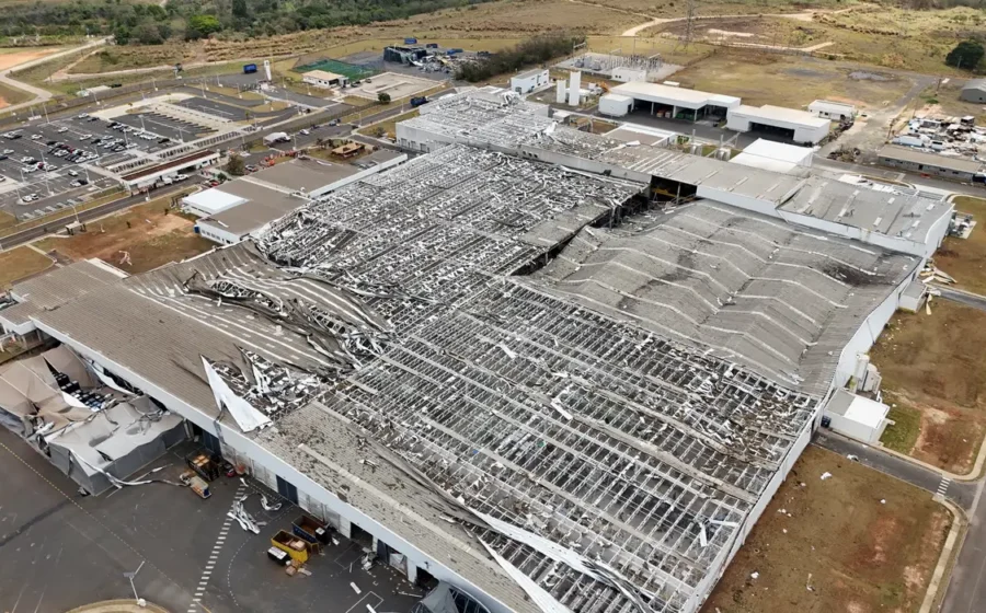 Galpão da fundição Toyota em Porto Feliz com colunas metálicas reforçadas 45% mais resistentes a vendavais