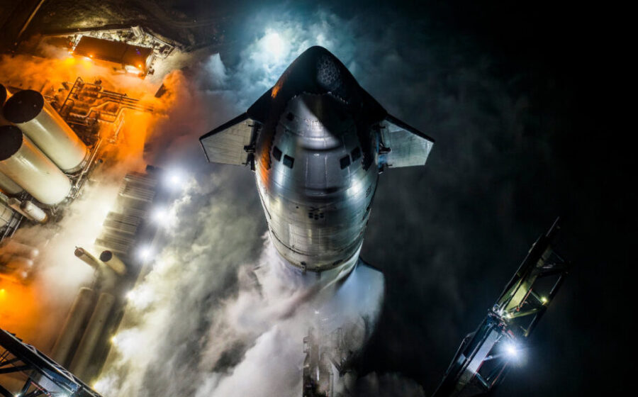 Starship da SpaceX em voo de teste com motor Raptor falhando, ameaçando cronograma Artemis da NASA