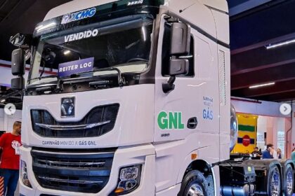 Caminhões chineses movidos a hidrogênio e híbridos plug-in expostos no Salão de Hannover como prévia da Fenatran 2026