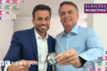 Flávio Bolsonaro e Pablo Marçal apertam as mãos em encontro político sobre aliança 2026