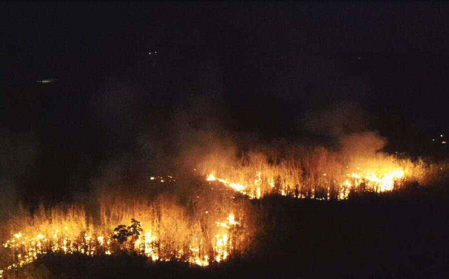 Incêndio na BR-422 em Cametá no Pará com fumaça tóxica e vegetação seca durante estiagem severa