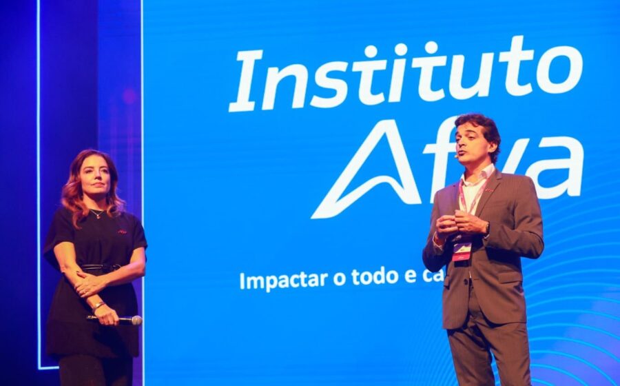Logos da Afya e Yduqs lado a lado representando fusão de empresas de educação