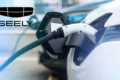 Carregador Geely Smart Charge conectado a veículo elétrico demonstrando recarga ultrarrápida de 2.250 kW