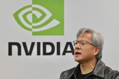 Jensen Huang, CEO da Nvidia, discursando na conferência GTC 2026 sobre risco zero de extinção por IA até 2030