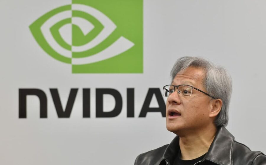 Jensen Huang, CEO da Nvidia, discursando na conferência GTC 2026 sobre risco zero de extinção por IA até 2030