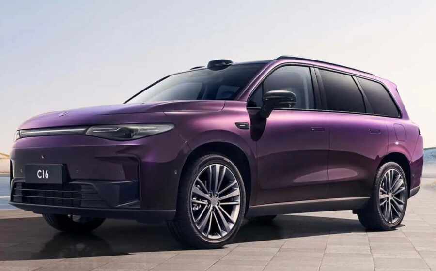 Leapmotor A05 hatch e A10 SUV elétricos lado a lado, lançamento 2027 Brasil