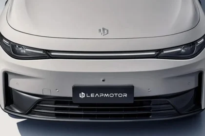 Leapmotor A05 hatch e A10 SUV elétricos compactos 2027 Brasil Stellantis