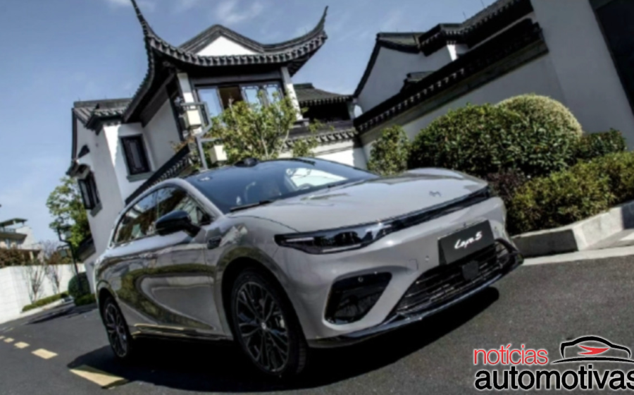 Leapmotor A05 hatch e A10 SUV elétricos lado a lado, lançamento Brasil 2027 abaixo R$ 200 mil