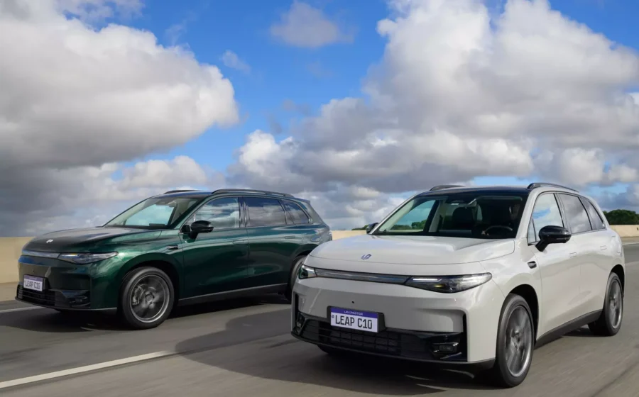 Leapmotor hatch e SUV elétricos compactos lançamento 2027 Brasil Stellantis