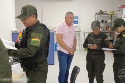 Polícia Federal escolta Betinho da Baixada, líder do PCC preso na Bolívia após 5 anos foragido