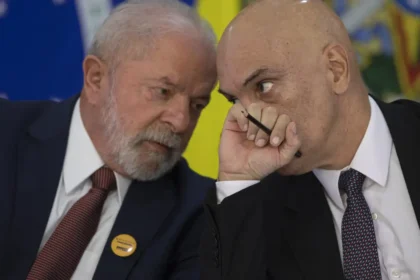 Lula discursa para empresários no Hotel Tivoli Mofarrej em São Paulo