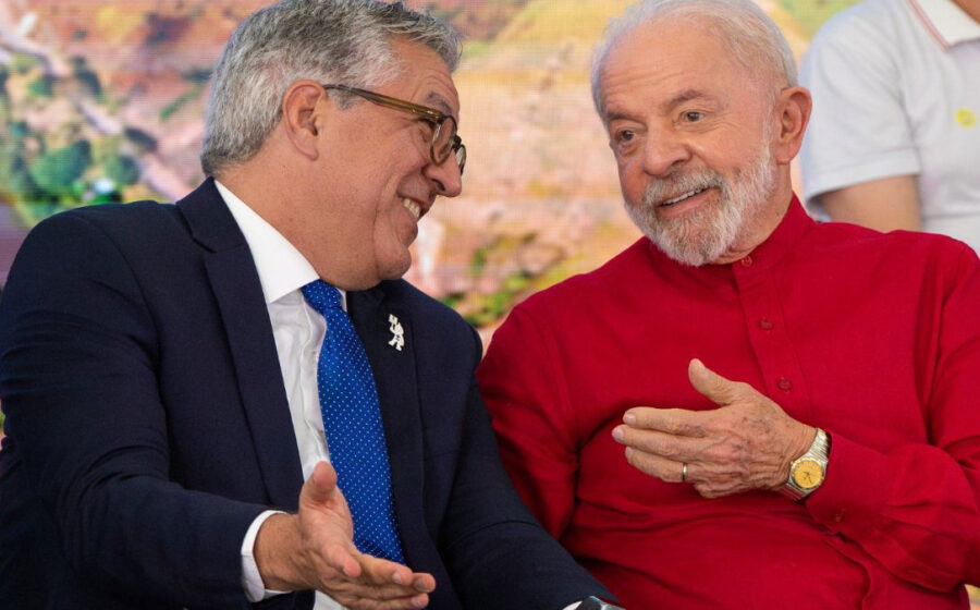 Presidente Lula em reunião reservada com donos de bets em camarote VIP discutindo regulamentação e eleições 2026
