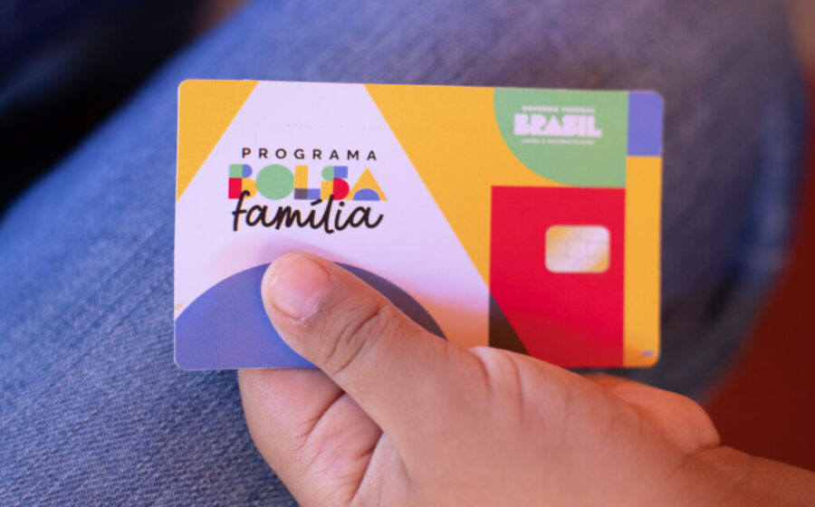 Pesquisa Datafolha urna eletrônica brasileiros votando intenções voto 2024