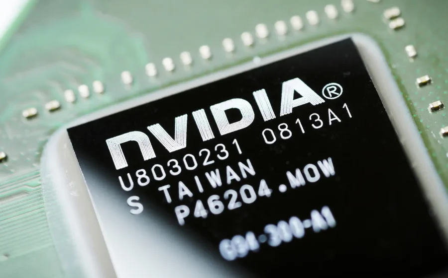 Jensen Huang CEO Nvidia anuncia recompra ações 150 bilhões plataforma IA centros dados