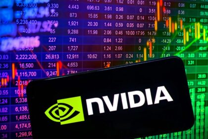 Gráfico financeiro mostra recorde de recompra de ações da Nvidia com valor de 235 bilhões de dólares