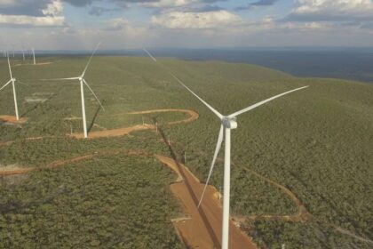 Parque eólico offshore He Dreiht no Mar do Norte com 64 turbinas eólicas gerando 960 MW sem subsídios