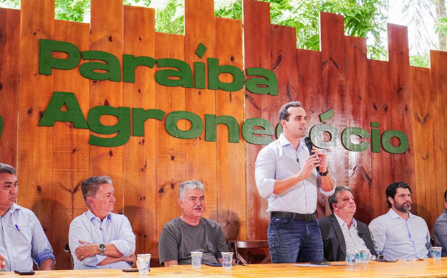 Lucas Ribeiro discursa no Parque de Exposição Henrique Vieira de Melo sobre plano para agronegócio paraibano