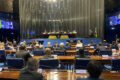 Debate televisionado para o Senado no Amazonas com seis candidatos no palco da Rede Amazônica