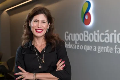 Renata Gomide, VP de Marketing do Grupo Boticário, nova colunista C-Level em retrato profissional