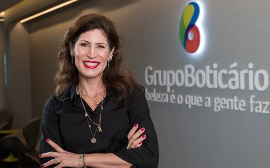Renata Gomide, VP de Marketing do Grupo Boticário, nova colunista C-Level em retrato profissional