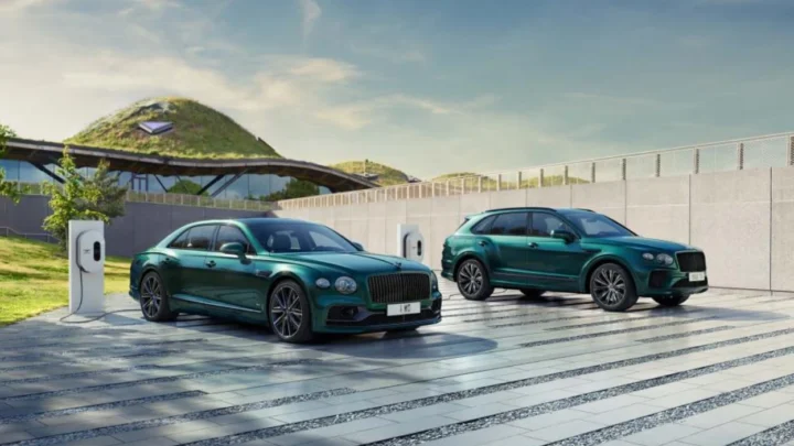 Bentley Torcal SUV elétrico de luxo prateado estacionado em ambiente urbano sofisticado