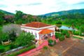 Fazenda no interior de SP transformada em agroturismo com chalés, trilhas e produção agroecológica
